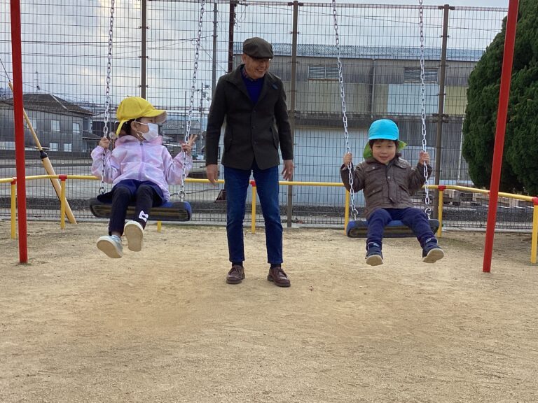 バスに乗って公園へ（年中・年少児）